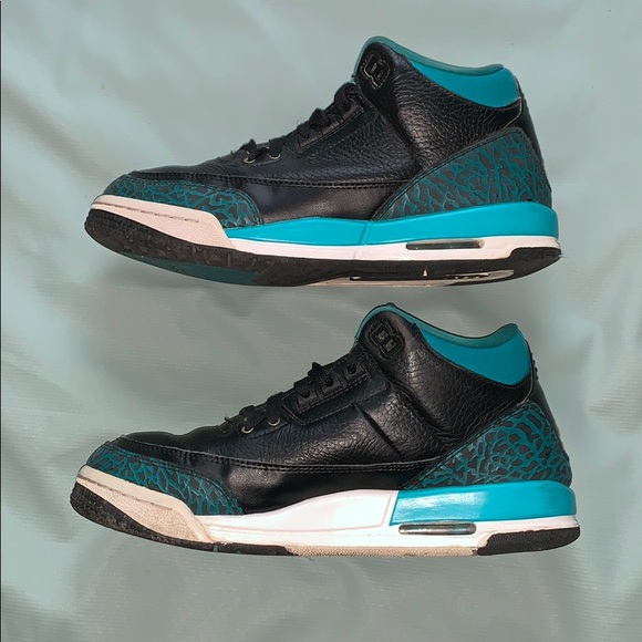 Jordan Nike Kids Air 3 Retro Basketball Shoes - Picture 3 of 7